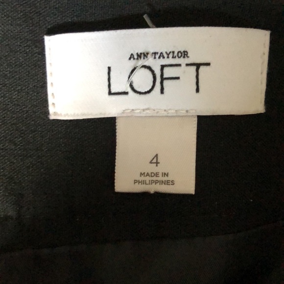 Women’s size 4 Ann Taylor loft black skirt with two front pockets - Picture 3 of 9
